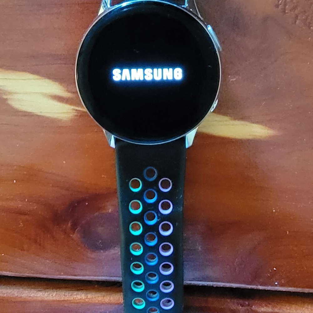 Samsung Smart Watch - Picture 7 of 11